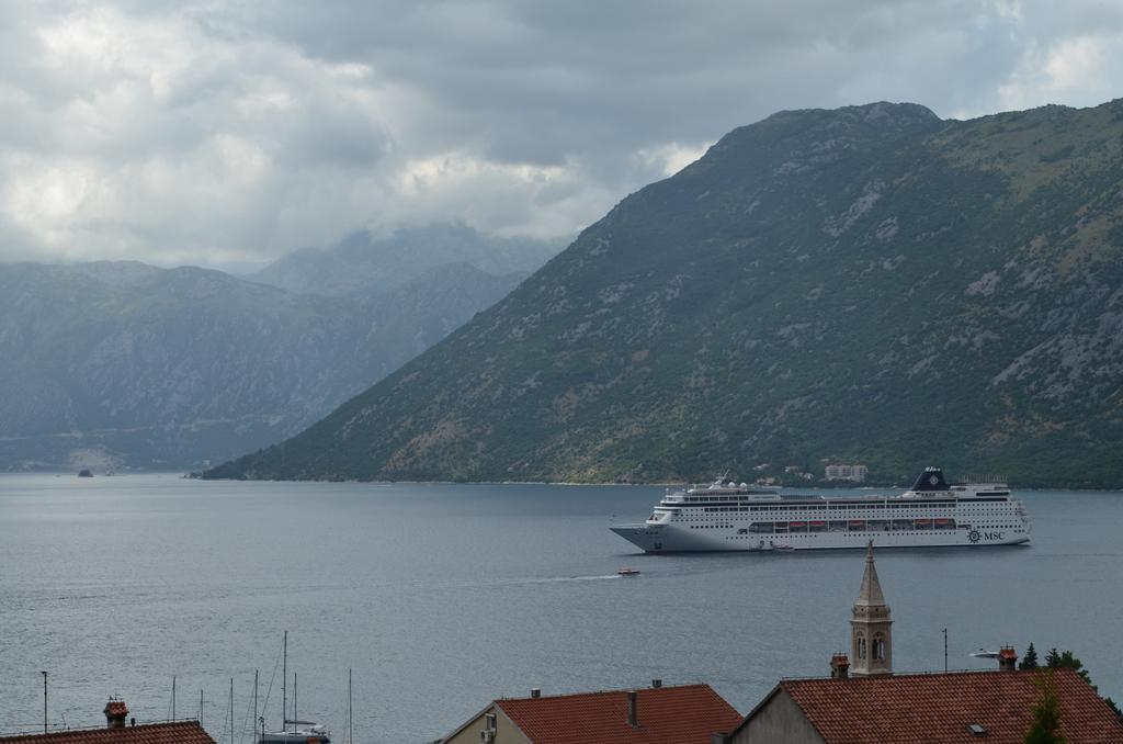 Apartments Dobrisa Kotor Habitación foto